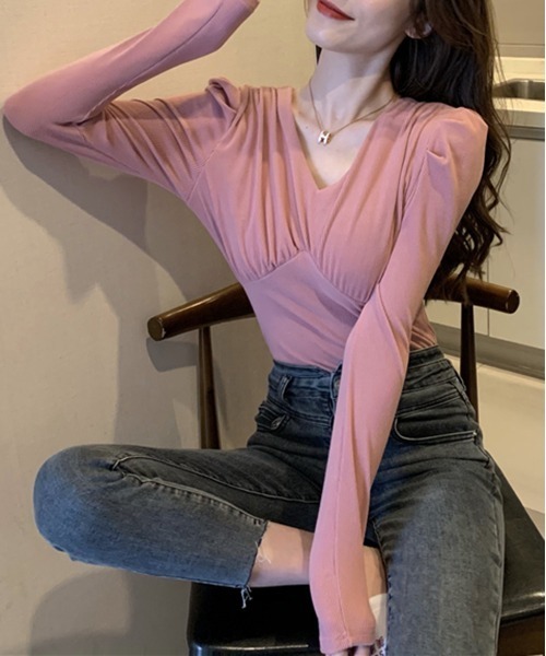 by muni:r(バイ ムニール)の「Vネックシャーリングパフ長袖Tシャツ(Tシャツ/カットソー・レディース・ピンク/アイボリー/ブラック・FREE)」の11枚目の写真