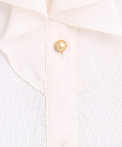 couture brooch（クチュールブローチ）の「◆ラッフルフリル ゴールド釦ブラウス（シャツ/ブラウス・レディース・オフホワイト/ネイビー・40/38/42）」の11枚目の写真