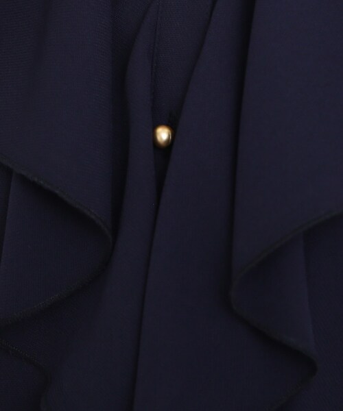 couture brooch（クチュールブローチ）の「◆ラッフルフリル ゴールド釦ブラウス（シャツ/ブラウス・レディース・オフホワイト/ネイビー・40/38/42）」の12枚目の写真