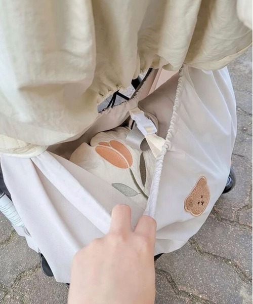 Bambin(ボンバン)の「【 Bambin / ボンバン 】 大容量 ベビーカー アンダー バッグ(ベビーカー/ベビーカー用品・レディース・オフホワイト/ブラック・FREE)」の7枚目の写真