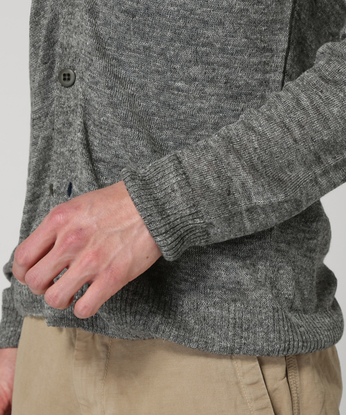 SAVE KHAKI UNITED（セーブカーキユナイテッド）の「TOP LINEN V/N CD #（カーディガン/ボレロ・メンズ・チャコールグレー/ベージュ/グレー/ネイビー/ブルー系その他・MEDIUM/X-SMALL/SMALL）」の21枚目の写真