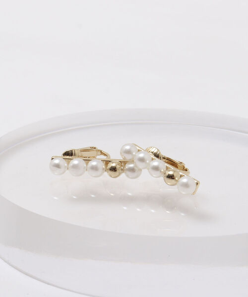 NOLLEY’S Sophi（ノーリーズソフィ）の「ラインパールイヤリング（イヤリング・レディース・オフホワイト・FREE）」の4枚目の写真