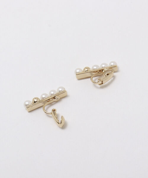 NOLLEY’S Sophi（ノーリーズソフィ）の「ラインパールイヤリング（イヤリング・レディース・オフホワイト・FREE）」の6枚目の写真
