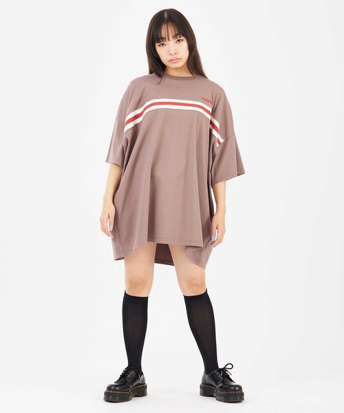 X-girl(エックスガール)の「STRIPED S/S BIG TEE DRESS(ワンピース・レディース・ブラウン/ホワイト/チャコール・M/S)」の5枚目の写真