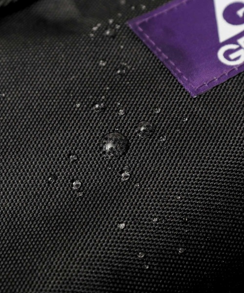 GERRY(ジェリー)の「撥水加工 リサイクルポリエステル REPREVE マルチポケット 横型 ミニショルダーバッグ(ショルダーバッグ・メンズ・ブラック/ブラウン系その他/ベージュ/グレー・FREE)」の17枚目の写真