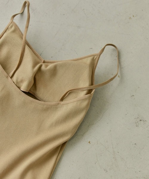 TODAYFUL（トゥデイフル）の「TODAYFUL Back Open Camisole 12110627（タンクトップ・レディース・ベージュ/オフホワイト/ブラック・FREE）」の9枚目の写真