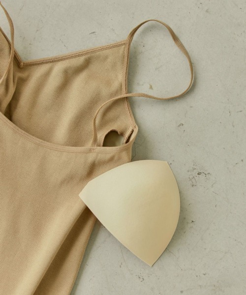 TODAYFUL（トゥデイフル）の「TODAYFUL Back Open Camisole 12110627（タンクトップ・レディース・ベージュ/オフホワイト/ブラック・FREE）」の10枚目の写真