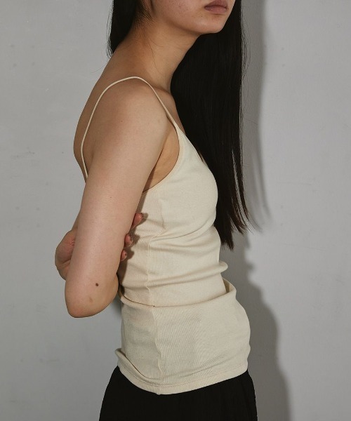 TODAYFUL（トゥデイフル）の「TODAYFUL Back Open Camisole 12110627（タンクトップ・レディース・ベージュ/オフホワイト/ブラック・FREE）」の5枚目の写真