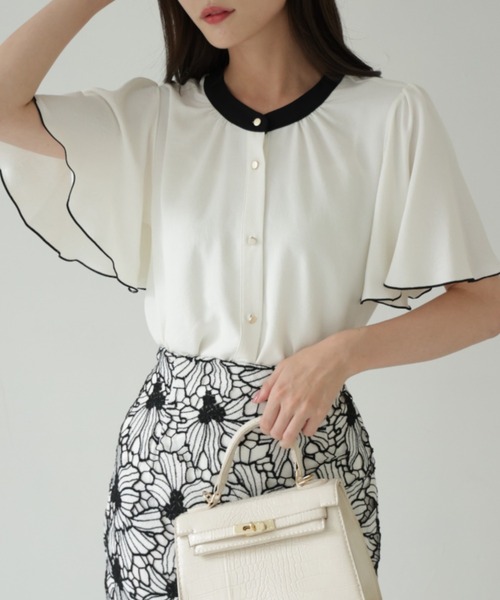 tocco closet(トッコ クローゼット)の「【ZOZO限定】前後2WAY配色フレアスリーブブラウス(シャツ/ブラウス・レディース・ブラック/ベージュ/オフホワイト・M)」の3枚目の写真