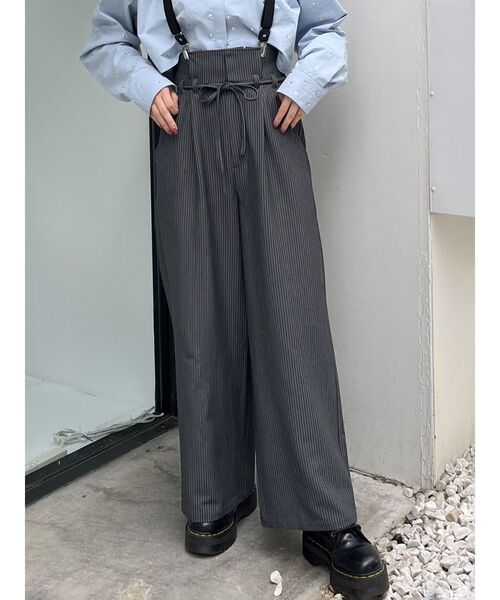 jouetie(ジュエティ)の「サスペンダールーズパンツ(その他パンツ・レディース・ブラック/パープル/グレー・MEDIUM)」の1枚目の写真