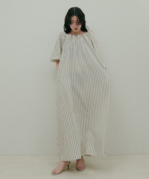 LARUTA(ラルータ)の「【LARUTA】バックリボンボリュームワンピース(ワンピース・レディース・キャメル/ストライプ/ブラック/ネイビー・MEDIUM/LARGE)」の12枚目の写真