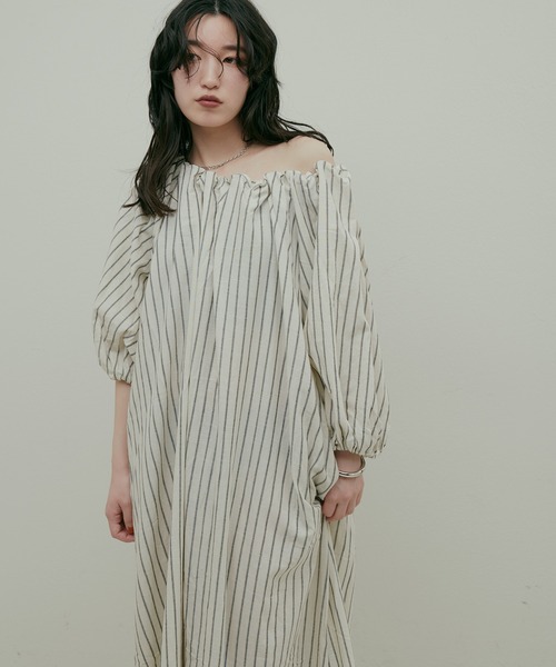 LARUTA(ラルータ)の「【LARUTA】バックリボンボリュームワンピース(ワンピース・レディース・キャメル/ストライプ/ブラック/ネイビー・MEDIUM/LARGE)」の19枚目の写真