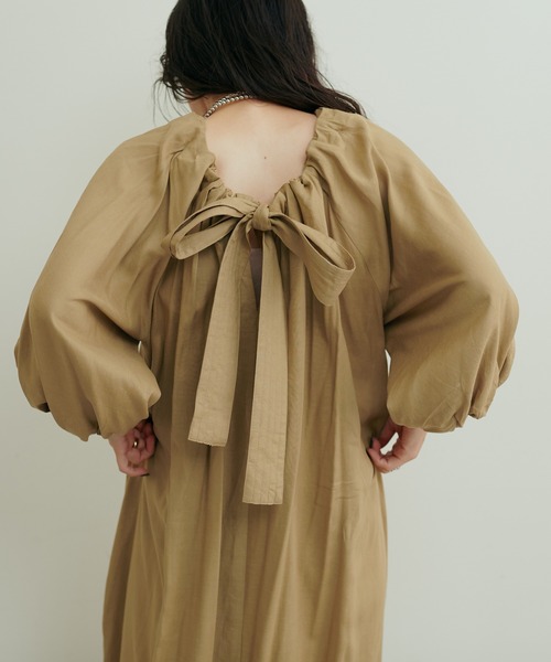 LARUTA(ラルータ)の「【LARUTA】バックリボンボリュームワンピース(ワンピース・レディース・キャメル/ストライプ/ブラック/ネイビー・MEDIUM/LARGE)」の22枚目の写真