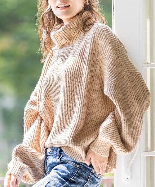 alotta(アロッタ)の「バルーン袖ハイネックニット(ニット/セーター・レディース・モカ/ライトベージュ・M/L/LL/3L)」の2枚目の写真