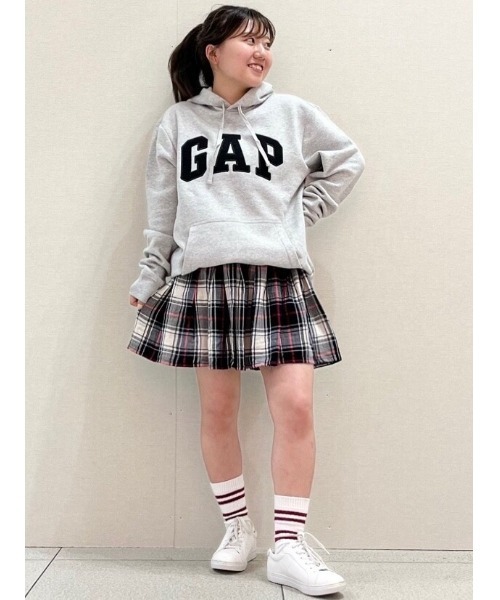 GAP（ギャップ）の「GAPアーチロゴ パーカー(ユニセックス)（パーカー・メンズ・ライトグレー/ネイビー・L/M/XS/XL/S）」の4枚目の写真