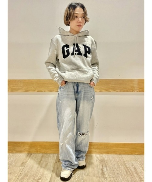 GAP（ギャップ）の「GAPアーチロゴ パーカー(ユニセックス)（パーカー・メンズ・ライトグレー/ネイビー・L/M/XS/XL/S）」の6枚目の写真