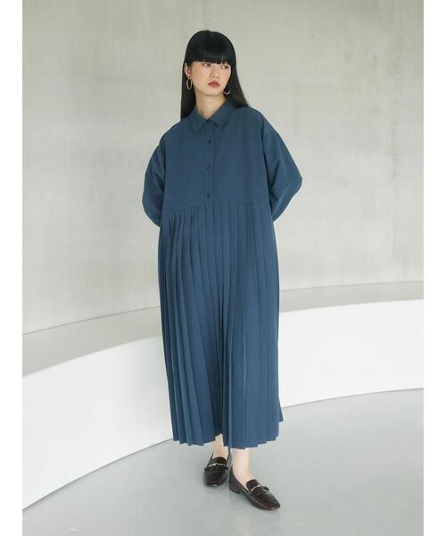 Green　Parks（グリーンパークス）の「a.　プリーツシャツワンピース（シャツワンピース・レディース・グレー/ベージュ・FREE）」の3枚目の写真