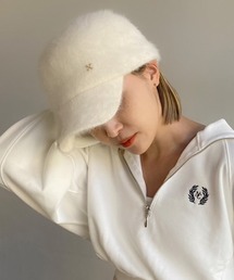 エンブレム付きシャギーキャップ