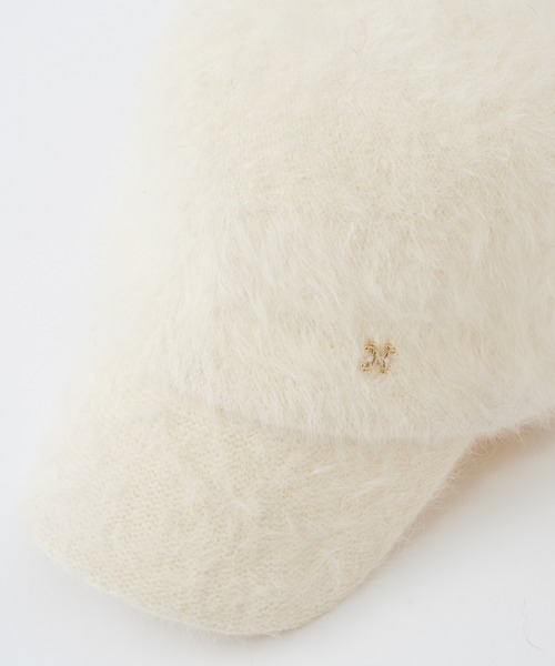 one after another NICE CLAUP（ワンアフターアナザーナイスクラップ）の「エンブレム付きシャギーキャップ（キャップ・レディース・ブラック/アイボリー・FREE）」の6枚目の写真