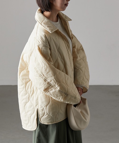 r.（アールドット）の「リップストップ ステンカラーキルトコート（ステンカラーコート・レディース・ベージュ/ブラック/カーキ/アイボリー・FREE）」の5枚目の写真