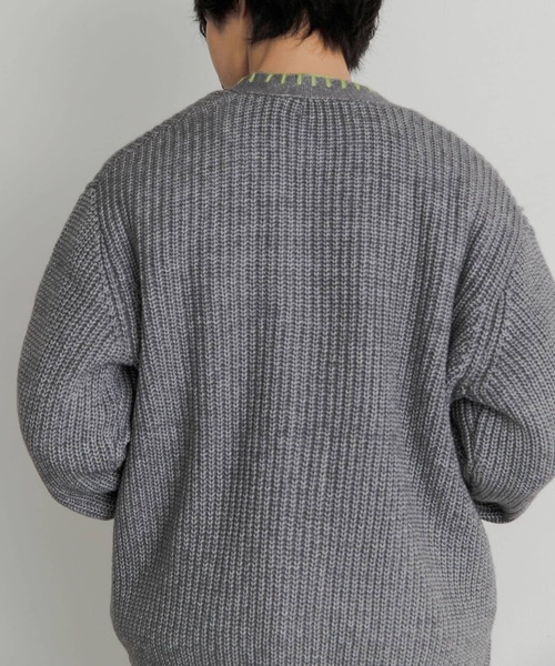 SENSE OF PLACE by URBAN RESEARCH（センスオブプレイスバイアーバンリサーチ）の「『ユニセックス』ハンドステッチVネックカーディガン（カーディガン/ボレロ・メンズ・ブラック/グレー/ブラウン・MEDIUM/LARGE）」の11枚目の写真