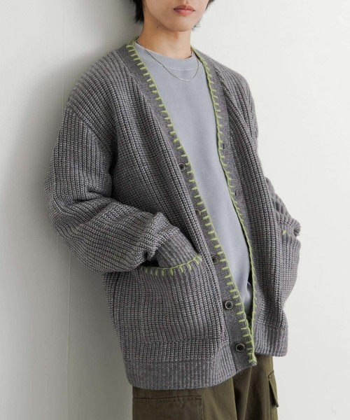 SENSE OF PLACE by URBAN RESEARCH（センスオブプレイスバイアーバンリサーチ）の「『ユニセックス』ハンドステッチVネックカーディガン（カーディガン/ボレロ・メンズ・ブラック/グレー/ブラウン・MEDIUM/LARGE）」の12枚目の写真
