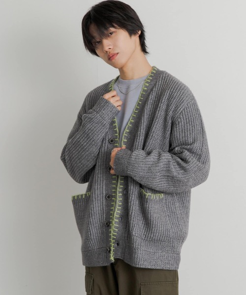 SENSE OF PLACE by URBAN RESEARCH（センスオブプレイスバイアーバンリサーチ）の「『ユニセックス』ハンドステッチVネックカーディガン（カーディガン/ボレロ・メンズ・ブラック/グレー/ブラウン・MEDIUM/LARGE）」の14枚目の写真