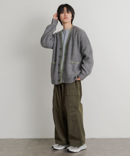 SENSE OF PLACE by URBAN RESEARCH（センスオブプレイスバイアーバンリサーチ）の「『ユニセックス』ハンドステッチVネックカーディガン（カーディガン/ボレロ・メンズ・ブラック/グレー/ブラウン・MEDIUM/LARGE）」の15枚目の写真