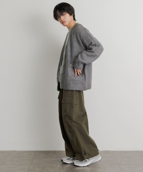 SENSE OF PLACE by URBAN RESEARCH（センスオブプレイスバイアーバンリサーチ）の「『ユニセックス』ハンドステッチVネックカーディガン（カーディガン/ボレロ・メンズ・ブラック/グレー/ブラウン・MEDIUM/LARGE）」の16枚目の写真