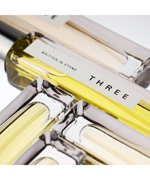 THREE エッセンシャルセンツ THREE / THREE エッセンシャルセンツ 00 WRITTEN IN STONEの公式商品