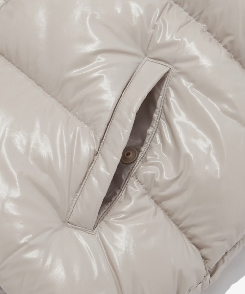 THE NORTH FACE（ザノースフェイス）の「国内未発売 THE NORTH FACE(ザ・ノースフェイス)/軽量 グロッシー ダウンベスト/W'S GLOSSY DOWN VEST（ダウンベスト・レディース・ブラック/ホワイト/ブラウン・S/M/L）」の7枚目の写真
