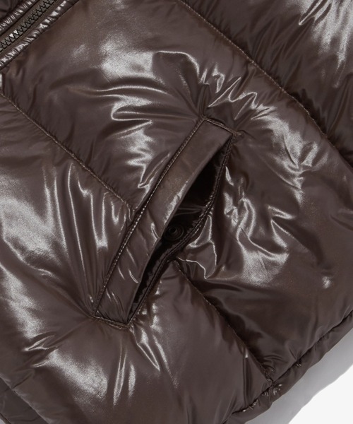 THE NORTH FACE（ザノースフェイス）の「国内未発売 THE NORTH FACE(ザ・ノースフェイス)/軽量 グロッシー ダウンベスト/W'S GLOSSY DOWN VEST（ダウンベスト・レディース・ブラック/ホワイト/ブラウン・S/M/L）」の21枚目の写真