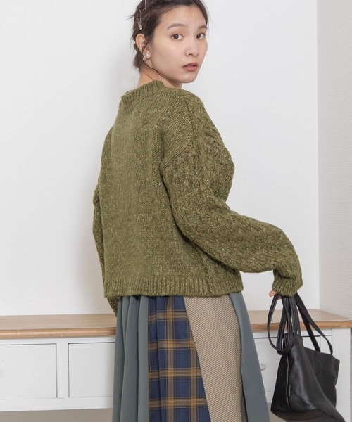 POU DOU DOU(プードゥドゥ)の「ミックスヤーンクルーネックニット(ニット/セーター・レディース・ライトピンク/カーキ/ブルー・3)」の14枚目の写真