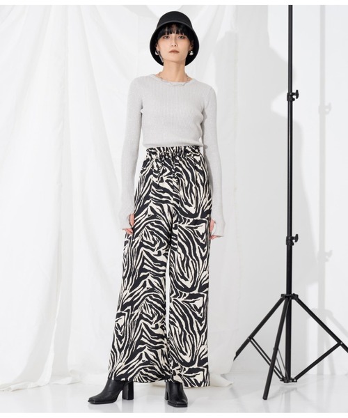 Settimissimo(セッティミッシモ)の「ITALYゼブラ柄プリント リラックスパンツ(その他パンツ・レディース・ブラック・FREE)」の4枚目の写真