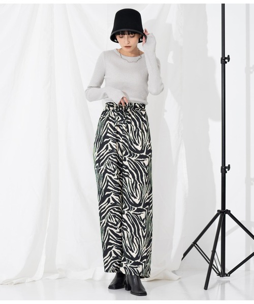 Settimissimo(セッティミッシモ)の「ITALYゼブラ柄プリント リラックスパンツ(その他パンツ・レディース・ブラック・FREE)」の5枚目の写真