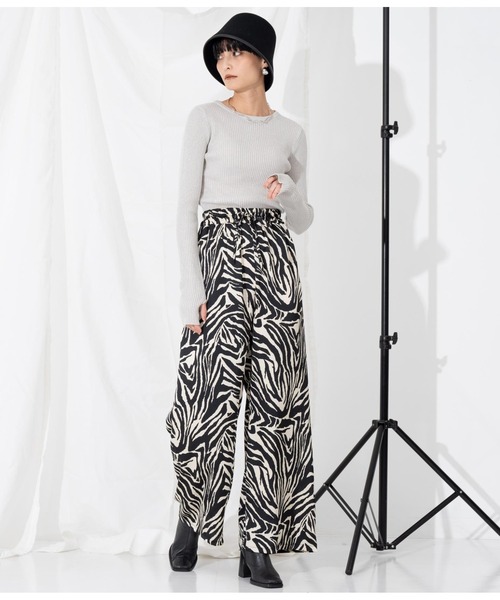 Settimissimo(セッティミッシモ)の「ITALYゼブラ柄プリント リラックスパンツ(その他パンツ・レディース・ブラック・FREE)」の7枚目の写真