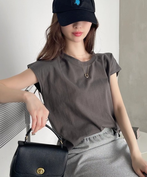 Ada.(エイダ)の「フレンチスリーブ テールカット カットソー(Tシャツ/カットソー・レディース・オフホワイト/ブラック/グリーン系その他/チャコール・FREE)」の3枚目の写真