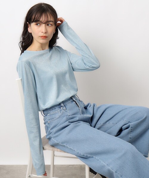 OPAQUE.CLIP（オペークドットクリップ）の「◆ラメジャージ ラウンドトップス【ストレッチ/洗濯機洗い可】（Tシャツ/カットソー・レディース・シルバー系5/サックスブルー系5/ベージュ系5・36/38/40/42）」の2枚目の写真