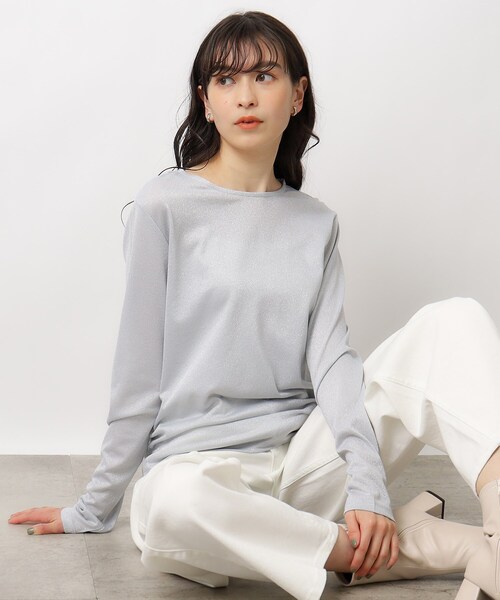 OPAQUE.CLIP（オペークドットクリップ）の「◆ラメジャージ ラウンドトップス【ストレッチ/洗濯機洗い可】（Tシャツ/カットソー・レディース・シルバー系5/サックスブルー系5/ベージュ系5・36/38/40/42）」の3枚目の写真