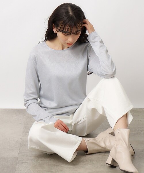 OPAQUE.CLIP（オペークドットクリップ）の「◆ラメジャージ ラウンドトップス【ストレッチ/洗濯機洗い可】（Tシャツ/カットソー・レディース・シルバー系5/サックスブルー系5/ベージュ系5・36/38/40/42）」の8枚目の写真