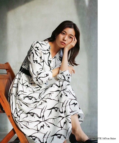 【セール】オフィスもデイリーもOK♪【洗えて華やか】配色プリント・フレアーワンピース（ワンピース）｜WHITE JOOLA（ホワイトジョーラ）