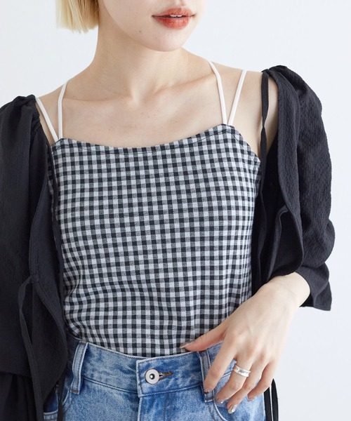 w closet（ダブルクローゼット）の「カップ付きキャミソール（キャミソール・レディース・ブラック/イエロー系その他/ピンク系その他/ブラック×ホワイト/オフホワイト・FREE）」の3枚目の写真