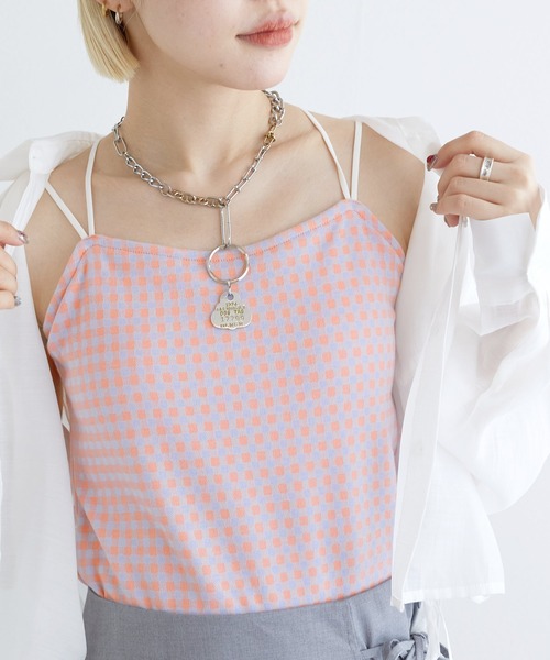 w closet（ダブルクローゼット）の「カップ付きキャミソール（キャミソール・レディース・ブラック/イエロー系その他/ピンク系その他/ブラック×ホワイト/オフホワイト・FREE）」の5枚目の写真