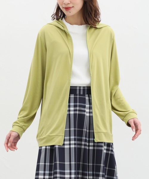 Honeys(ハニーズ)の「ミドル丈ジップパーカー(パーカー・レディース・ネイビー/オフホワイト/ブラック/ブルーグリーン/グレイッシュベージュ/イエロー系その他/モカ/ブルー・LL/M/L/3L)」の8枚目の写真