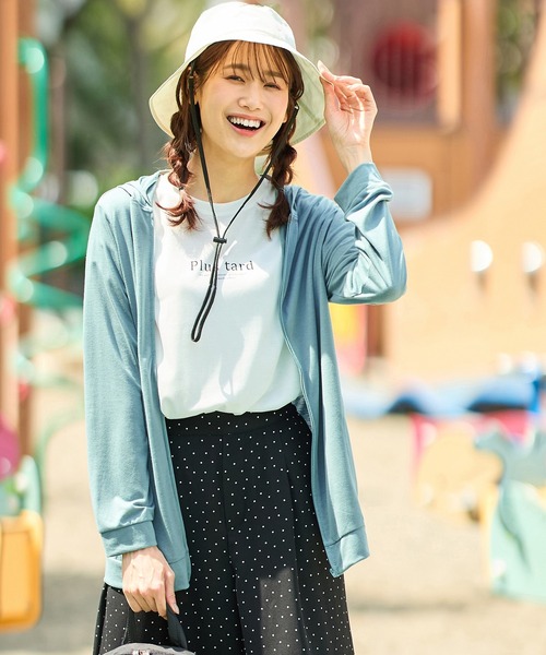 Honeys(ハニーズ)の「ミドル丈ジップパーカー(パーカー・レディース・ネイビー/オフホワイト/ブラック/ブルーグリーン/グレイッシュベージュ/イエロー系その他/モカ/ブルー・LL/M/L/3L)」の7枚目の写真