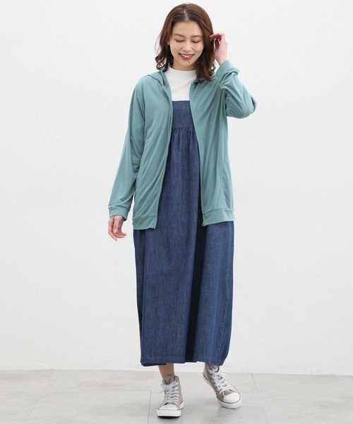 Honeys(ハニーズ)の「ミドル丈ジップパーカー(パーカー・レディース・ネイビー/オフホワイト/ブラック/ブルーグリーン/グレイッシュベージュ/イエロー系その他/モカ/ブルー・LL/M/L/3L)」の17枚目の写真