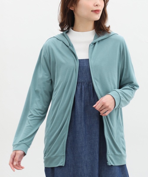 Honeys(ハニーズ)の「ミドル丈ジップパーカー(パーカー・レディース・ネイビー/オフホワイト/ブラック/ブルーグリーン/グレイッシュベージュ/イエロー系その他/モカ/ブルー・LL/M/L/3L)」の18枚目の写真