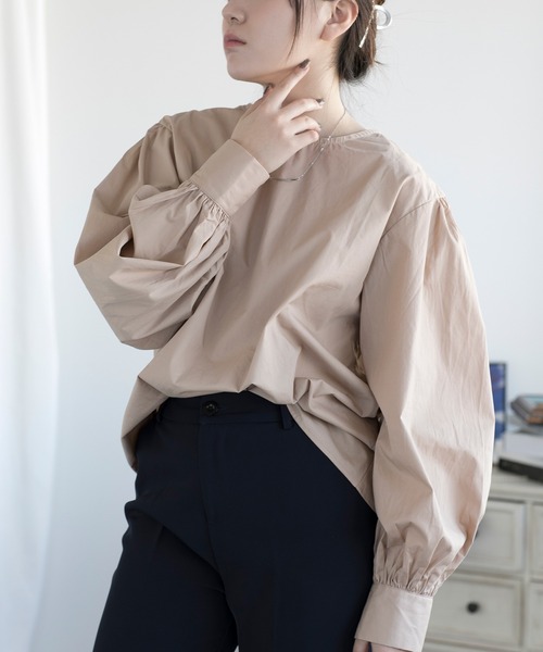 aimoha（アイモハ）の「ノーカラーボリューム袖ブラウス（シャツ/ブラウス・レディース・ブラック/カーキ/ベージュ/ホワイト・MEDIUM/LARGE）」の13枚目の写真