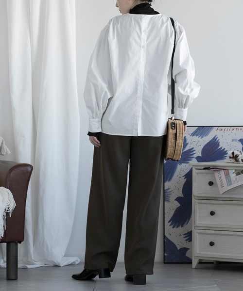 aimoha（アイモハ）の「ノーカラーボリューム袖ブラウス（シャツ/ブラウス・レディース・ブラック/カーキ/ベージュ/ホワイト・MEDIUM/LARGE）」の18枚目の写真