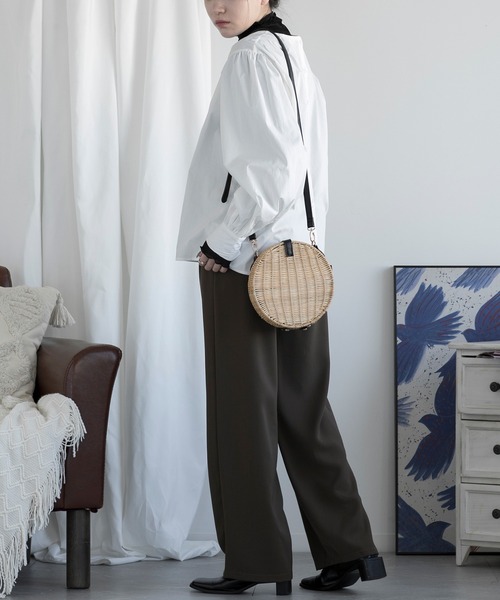 aimoha（アイモハ）の「ノーカラーボリューム袖ブラウス（シャツ/ブラウス・レディース・ブラック/カーキ/ベージュ/ホワイト・MEDIUM/LARGE）」の19枚目の写真